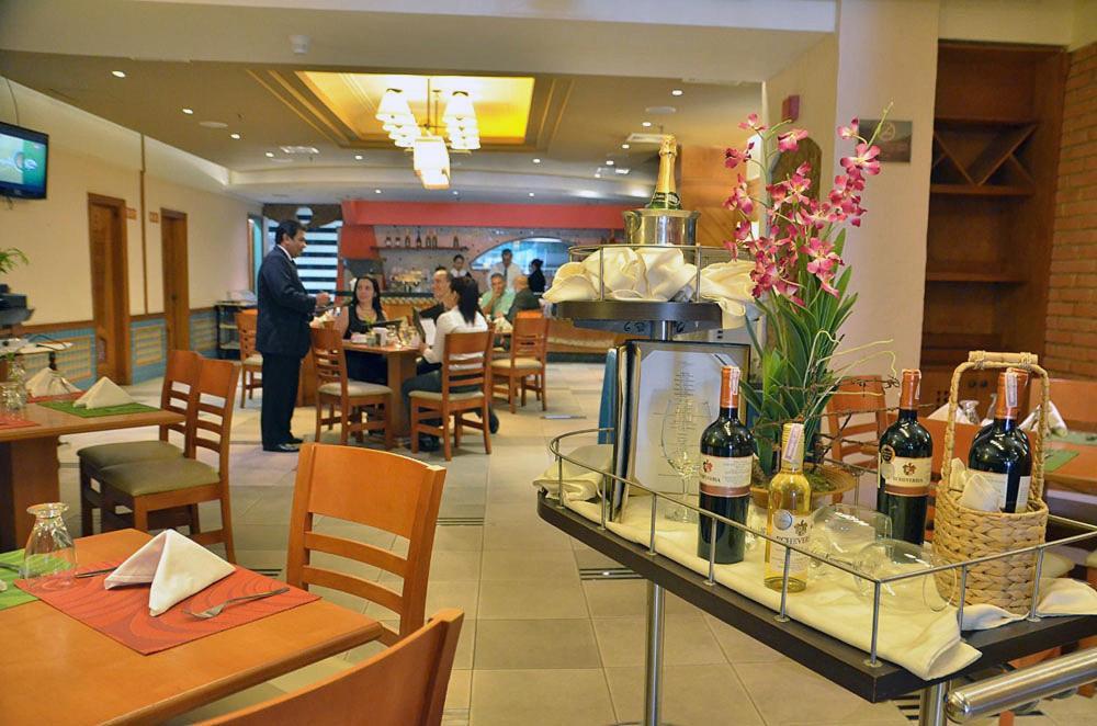 Hotel Chacao Suites การากัส ภายนอก รูปภาพ