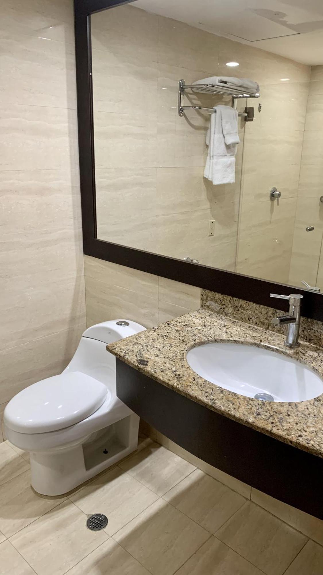 Hotel Chacao Suites การากัส ภายนอก รูปภาพ